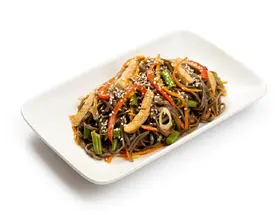 Горячая лапша вок лапша вок: соба с курицей